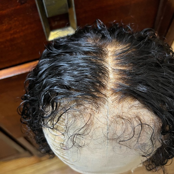 HD lace curly wig - Picture 7 of 7